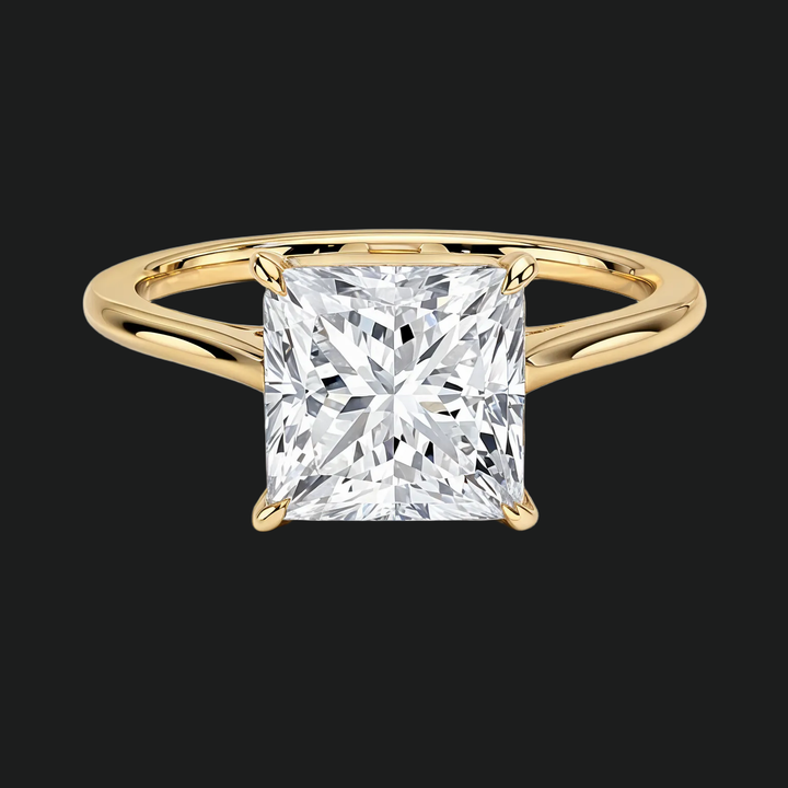 Petite Princess Cut Solitaire verlovingsring in 9kt witgoud
