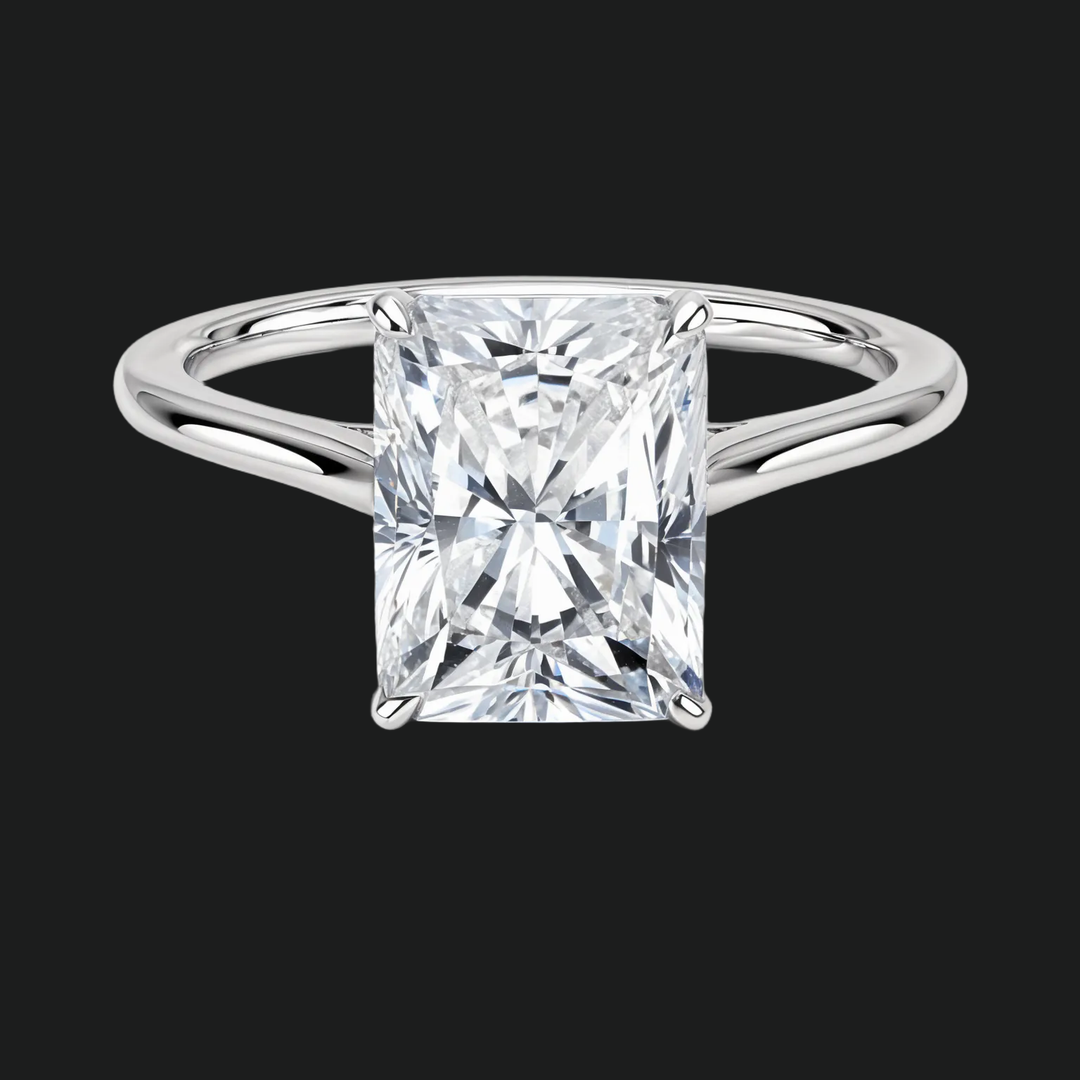 Petite Radiant Cut Solitaire verlovingsring met diamantaccenten