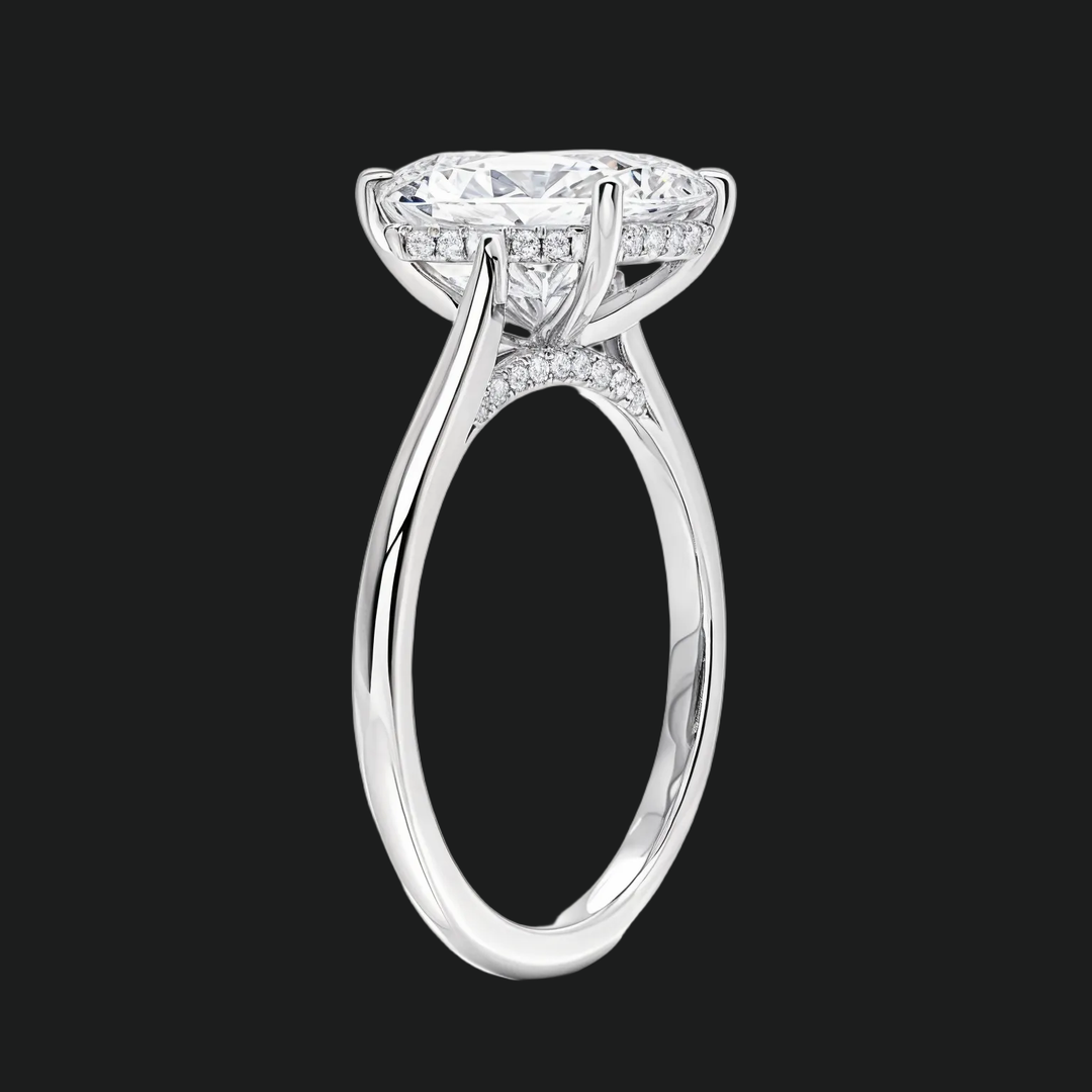 Radiant Cut ukryty pierścionek zaręczynowy Halo z diamentowymi akcentami
