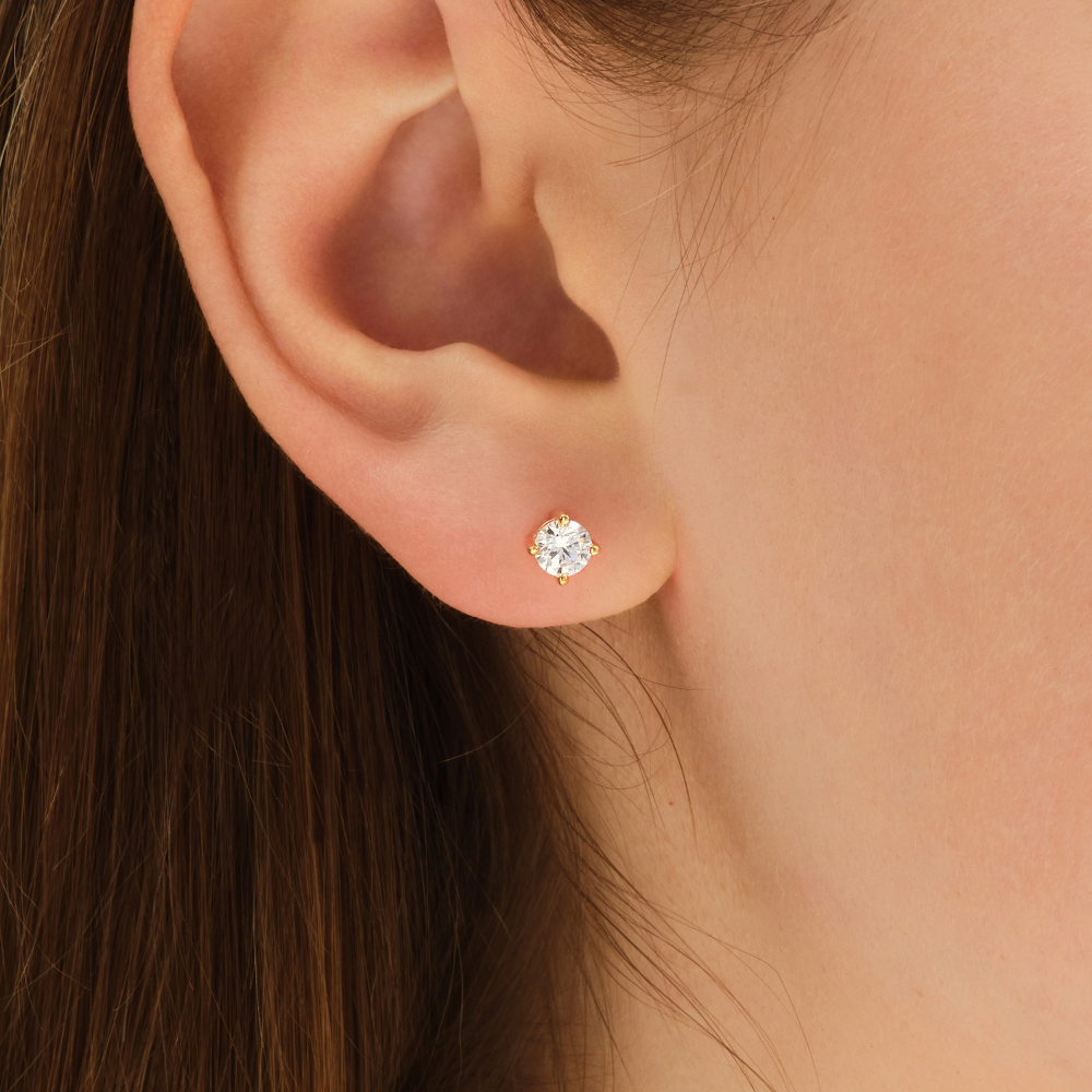 Round Cut Diamond Stud Earrings (1)