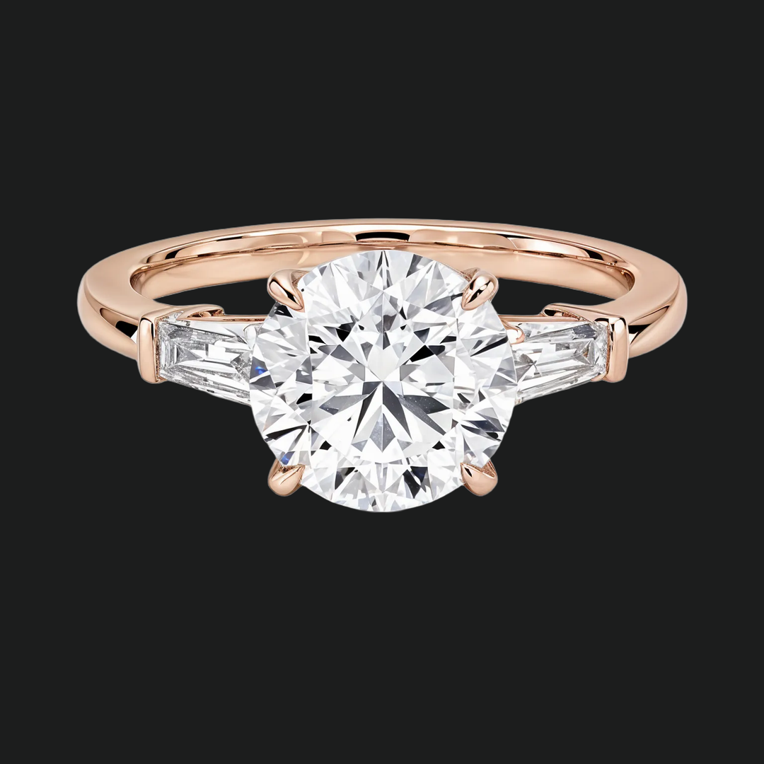 Bague de fiançailles à accent de diamant à trois pierres en pierre