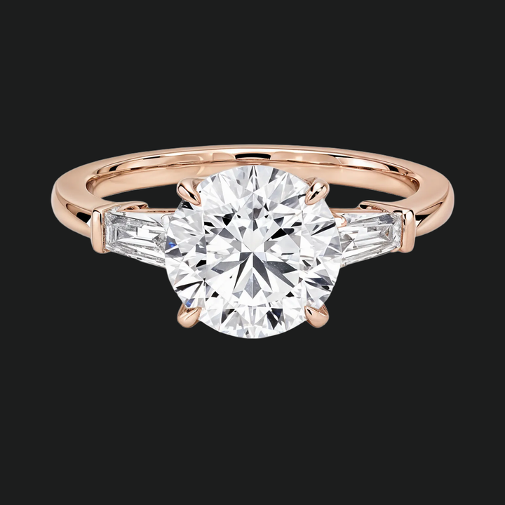 Bague de fiançailles à accent de diamant à trois pierres en pierre