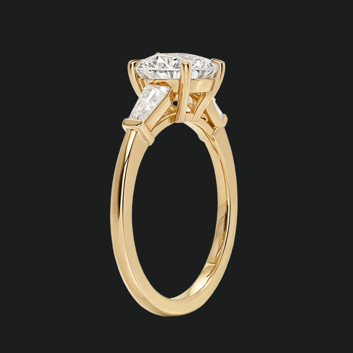 Bague de fiançailles à accent de diamant à trois pierres en pierre