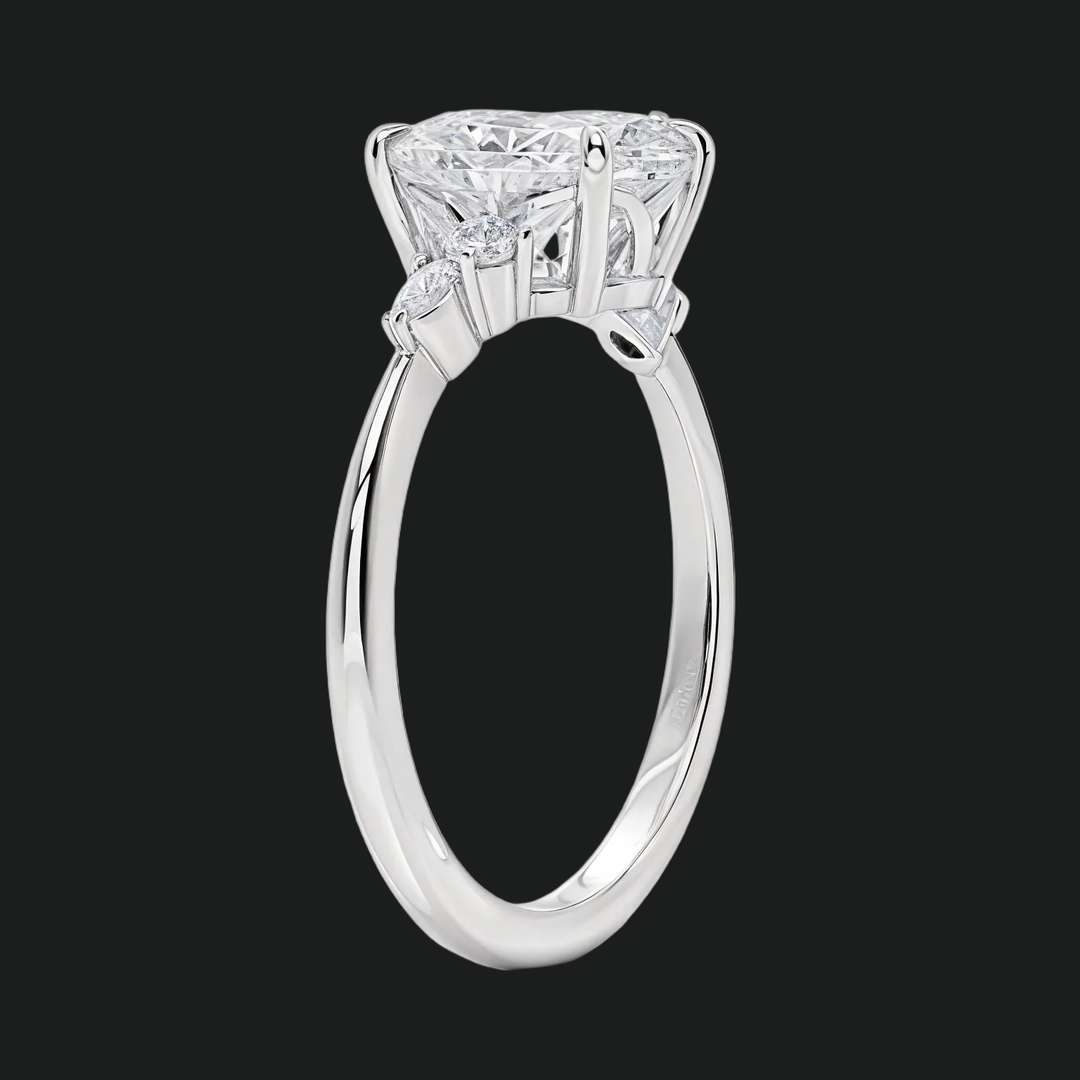 Oval Solitaire Diamond Access Pierścień zaręczynowy