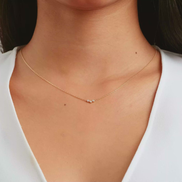 Runde Diamant -Trio Bezel Anhänger Halskette