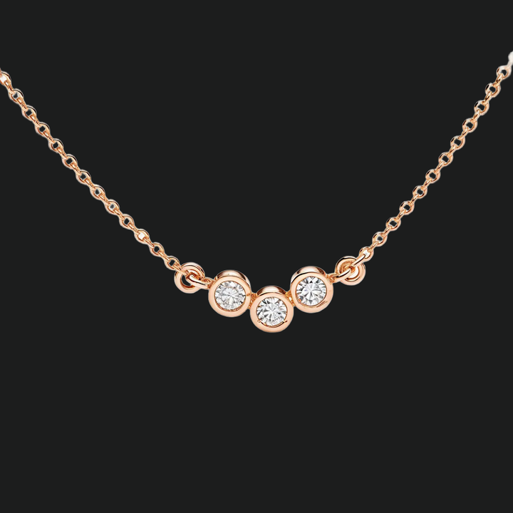 Runde Diamant -Trio Bezel Anhänger Halskette