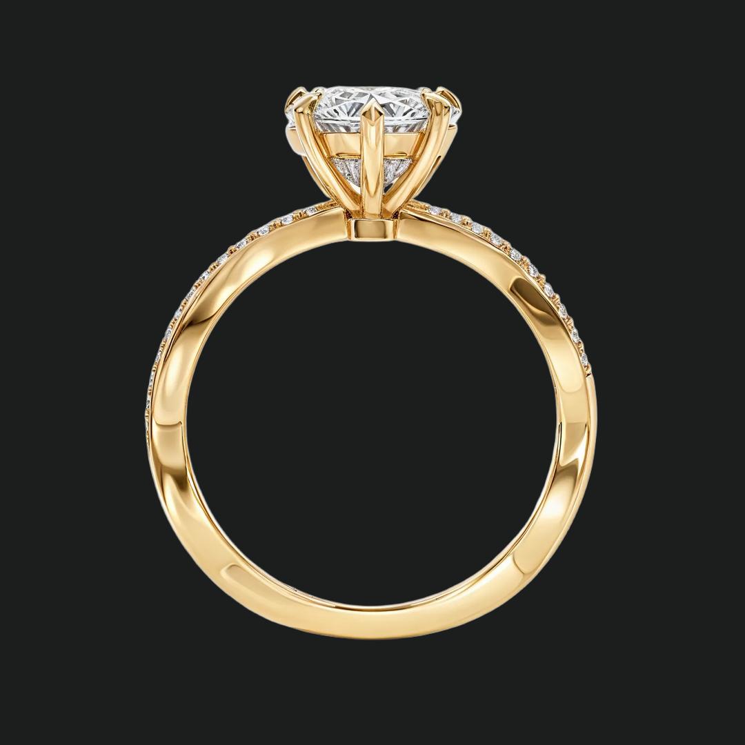 Twist Heart Cut Diamond Access Piersłąd zaręczynowy z pavé opaską