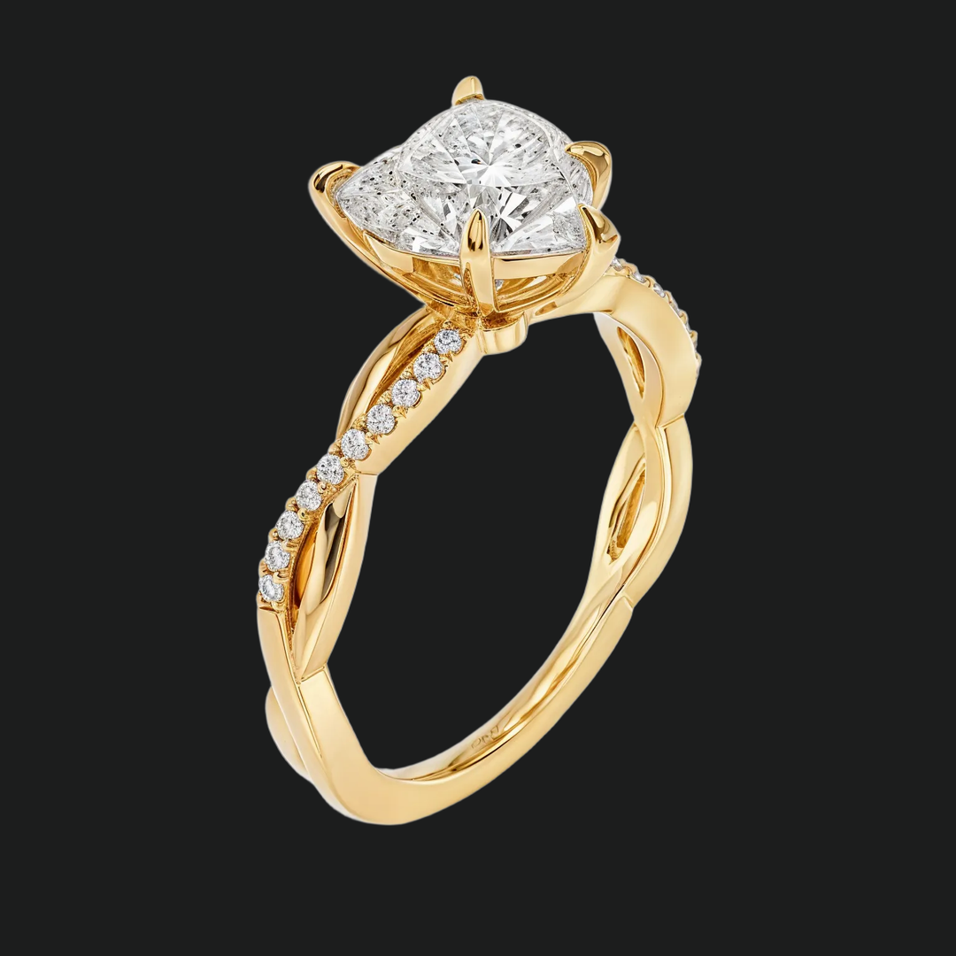Twist Heart Cut Diamond Access Piersłąd zaręczynowy z pavé opaską