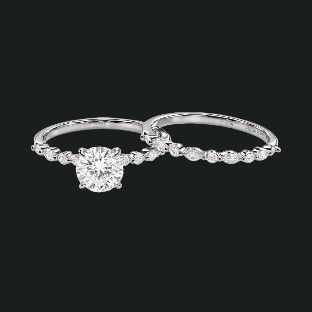 Versailles Round Diamond Accenten Bridal Set