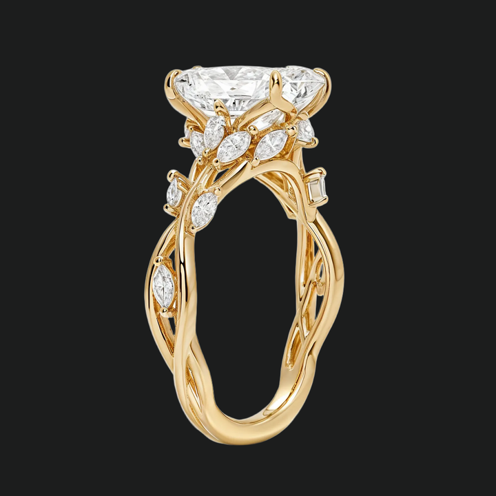 Emerald Cut Diamond Accent Engagement Ring met Marquise Band