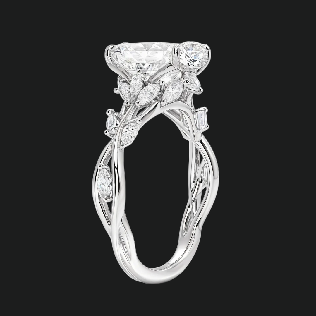 Emerald Cut Diamond Accent Engagement Ring met Marquise Band