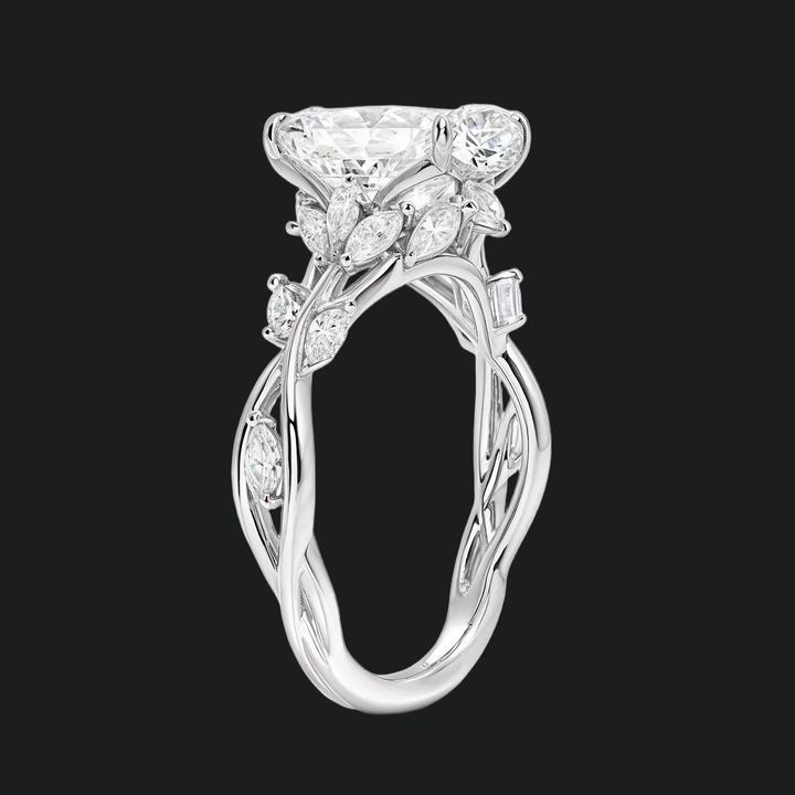Emerald Cut Diamond Accent Engagement Ring met Marquise Band