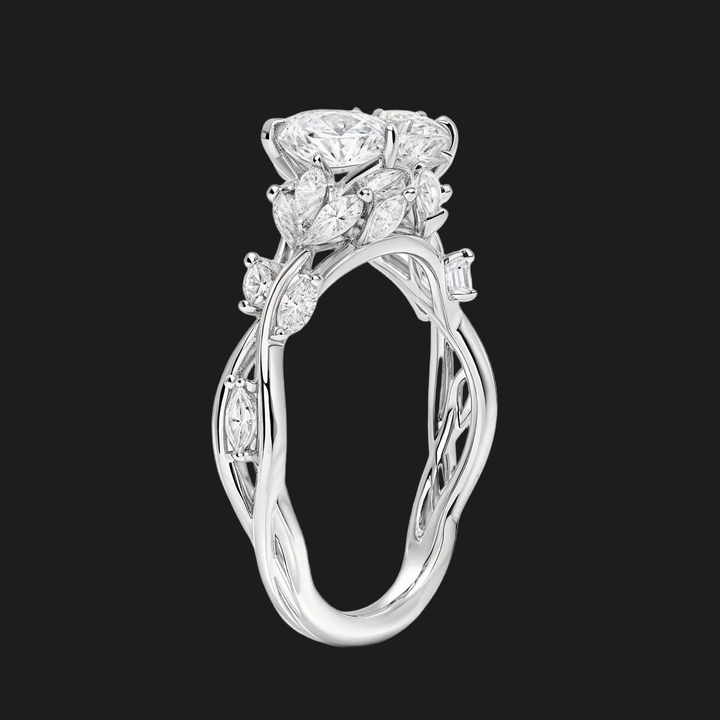 Ovaal gesneden diamant accenten verlovingsring met marquise band