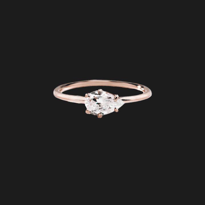 Oval Diamond Solitaire Ring 18K Rose Gold Pear