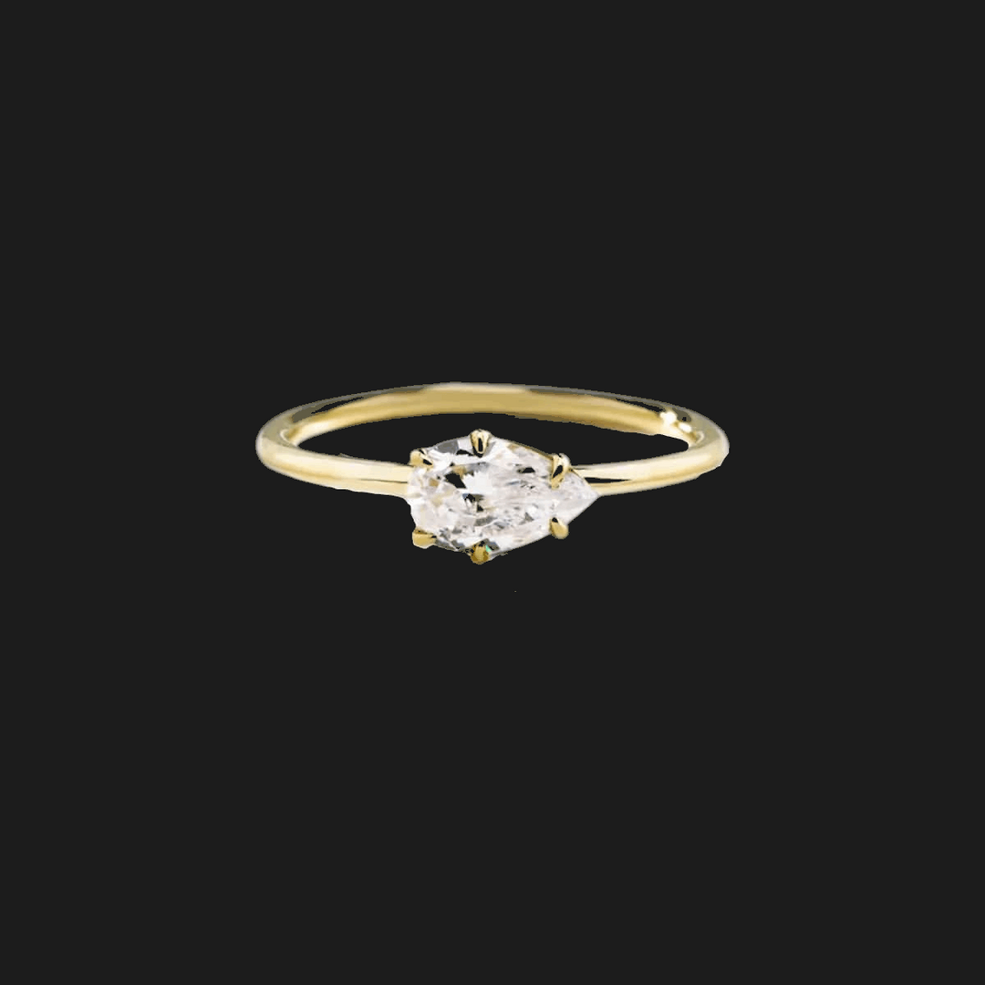Oval Diamond Solitaire Ring 18K Yellow Gold Pear