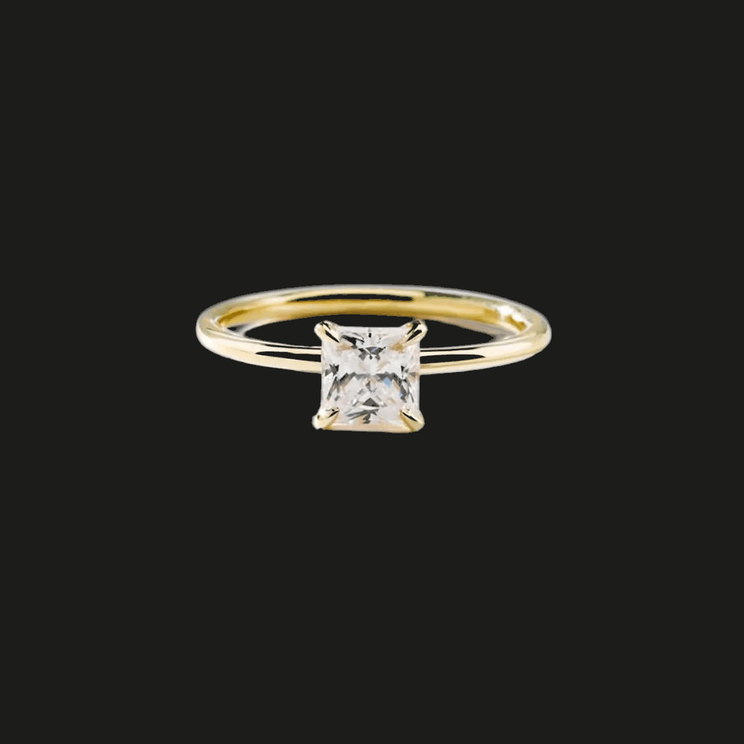 Anello Solitario Princess in Diamante Oro Giallo 18K